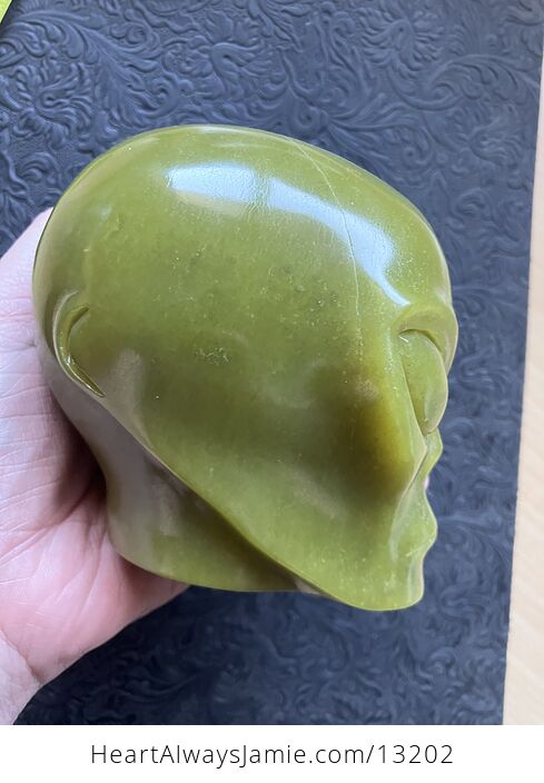 Alien Head Crystal Carving in Green Serpentine - #ji3aB9UHoeM-8