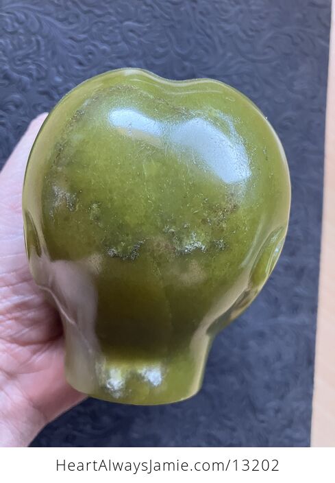 Alien Head Crystal Carving in Green Serpentine - #ji3aB9UHoeM-7