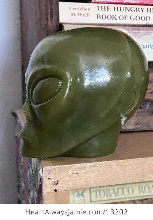 Alien Head Crystal Carving in Green Serpentine - #ji3aB9UHoeM-10