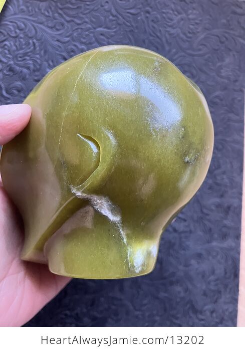 Alien Head Crystal Carving in Green Serpentine - #ji3aB9UHoeM-6