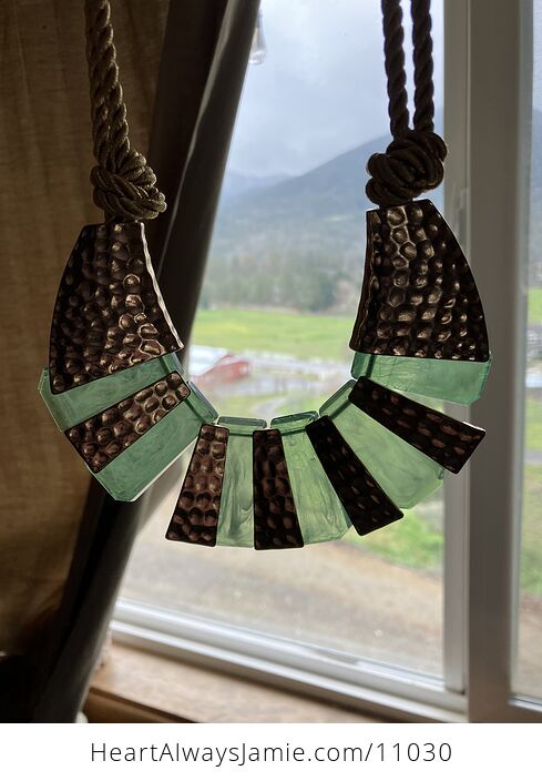 Beautiful Green and Hammered Gold Toned Bib Necklace - #HfZ6PpBpr54-6