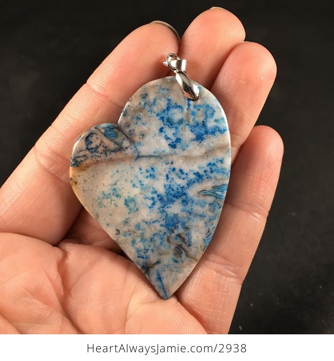 Beautiful Heart Shaped Blue and Tan Crazy Lace Stone Pendant Necklace - #pfbxIcTFpr4-2