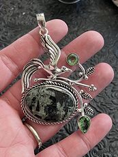 Bird Peridot and Porphyry Crystal Stone Jewelry Pendant #PaMLgPTQoAg