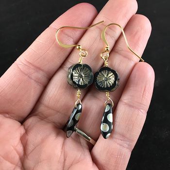 Black and Gold Glass Hawaiian Flower and Peacock Dagger Earrings with Gold Wire #njnzhjYwPz0