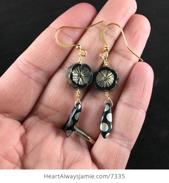 Black and Gold Glass Hawaiian Flower and Peacock Dagger Earrings with Gold Wire - #njnzhjYwPz0-1