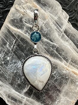 Blue Topaz and Rainbow Moonstone Gemstone Crystal Jewelry Pendant #Br50NpAe3uc