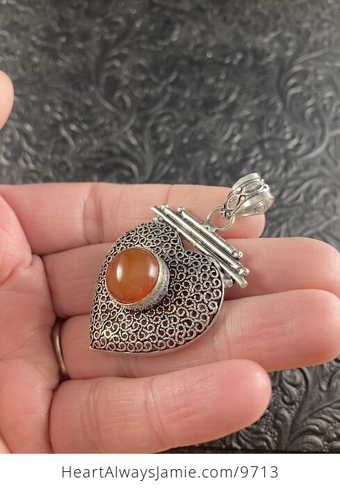Carnelian Crystal Stone and Silver Heart Jewelry Pendant - #gTsvEfNTuSY-4