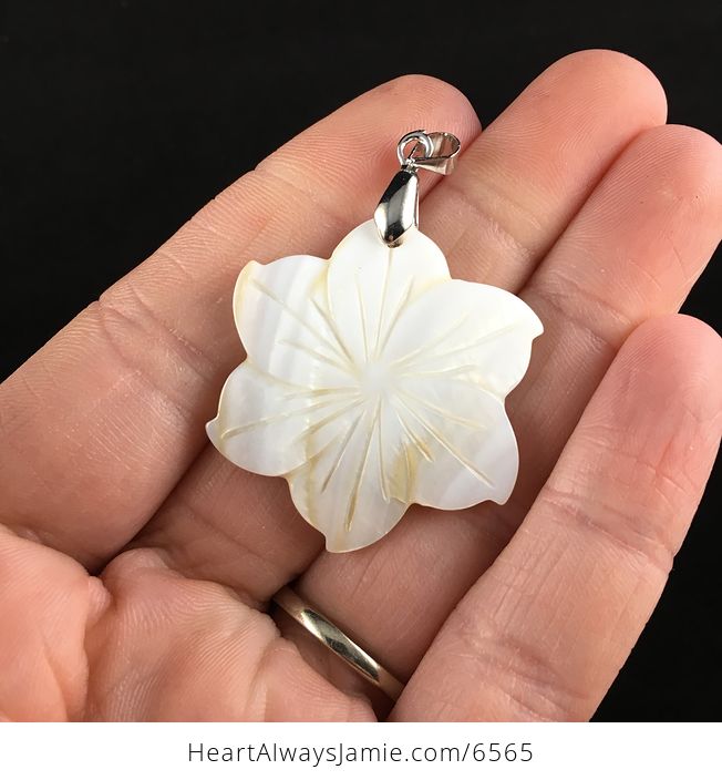 Carved White Shell Flower Jewelry Pendant - #5Uwnjkgermw-1