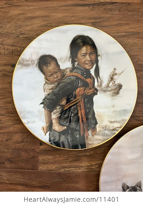 Collectible Plates Children of Aberdeen by Kee Fung Ng Artists of the World Bradex - #qF3ia73I8p0-2