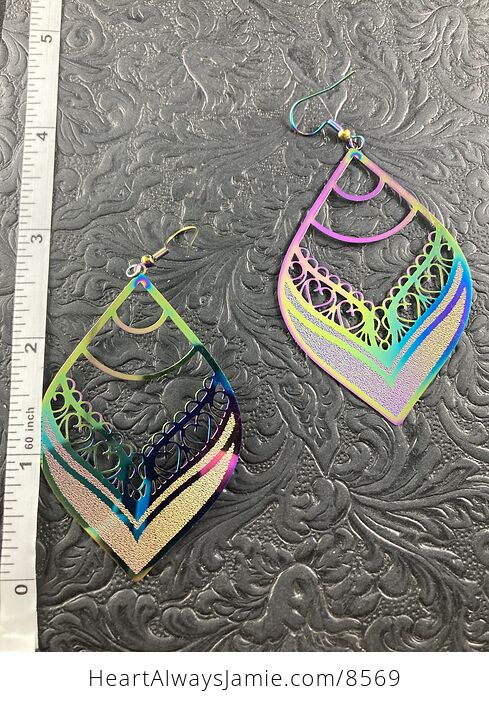 Colorful Chameleon Metal Heart and Texture Earrings - #yRwVDxccKsE-3