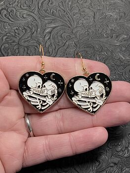 Embracing Kissing Skeleton Halloween Witchy Earrings #jZi7vmqTZSc