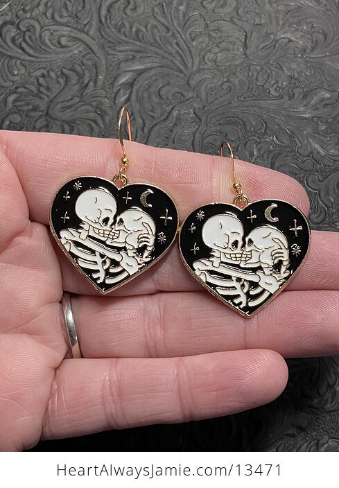 Embracing Kissing Skeleton Halloween Witchy Earrings - #jZi7vmqTZSc-3