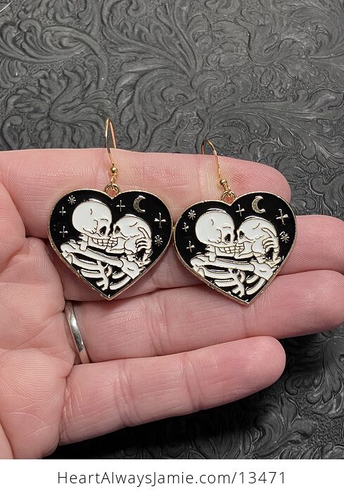 Embracing Kissing Skeleton Halloween Witchy Earrings - #jZi7vmqTZSc-1