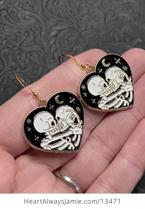 Embracing Kissing Skeleton Halloween Witchy Earrings - #jZi7vmqTZSc-2