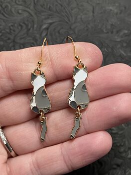 Enamel Gray and White Cat Dangly Tail Earrings #RBTfFqyEqs0