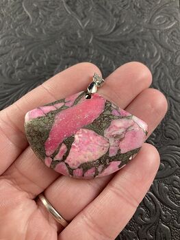 Fan Shaped Pyrite and Pink Turquoise Crystal Stone Jewelry Pendant #3893Yu0Vlas