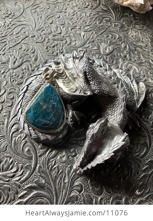 Flashy Blue Apatite Stone Crystal Jewelry Pendant - #kRQxFVR9Lf8-2