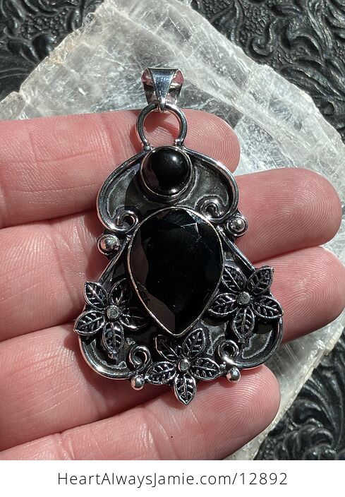 Floral Black Onyx Chalcedony Agate Crystal Stone Jewelry Vintage Styled Pendant - #HPV3UXtnlNk-2