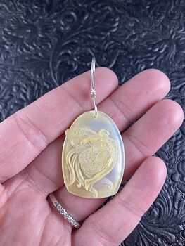Flying Pixie Fairy Carved in Mother of Pearl Shell Pendant Jewelry #LJIA7yLo800