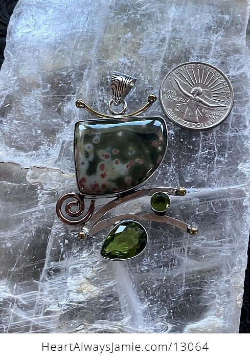 Funky Ocean Jasper and Peridot Crystal Stone Jewelry Pendant - #IOG93AVlMFE-2