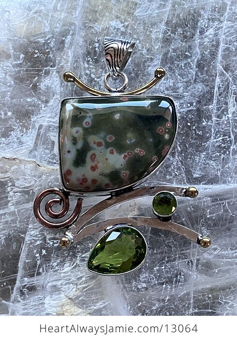 Funky Ocean Jasper and Peridot Crystal Stone Jewelry Pendant - #IOG93AVlMFE-1