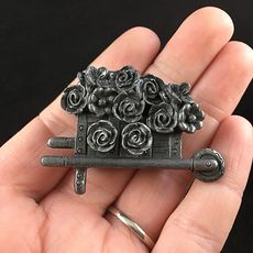 Garden Wheelbarrow and Flowers Earrings Brooch Necklace and Trinket Jewelry Box Set Vintage Torino Pewter #uofUcAnawMk
