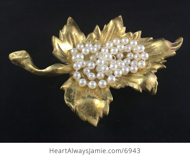 Gold Toned Leaf Jewelry Catch - #MHrRTlfrDgk-1