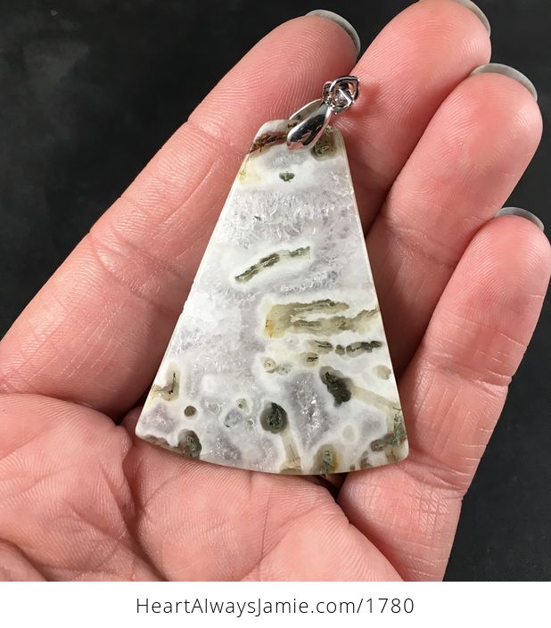 Gorgeous White and Green Moss Agate Druzy Stone Pendant Necklace - #IvDKg5QAh50-2