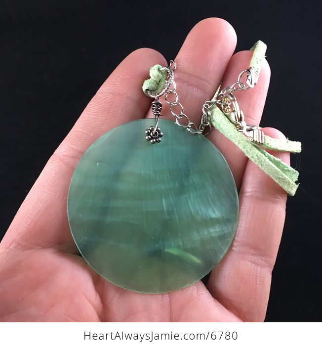 Green Mother of Pearl Nacre Shell Jewelry Pendant - #p6CXRabB694-1