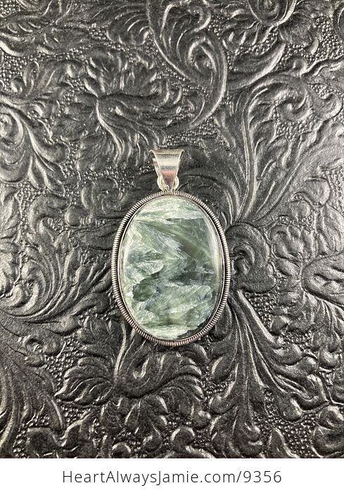 Green Seraphinite Oval Shaped Crystal Stone Jewelry Pendant - #P6RdukMSwOI-4