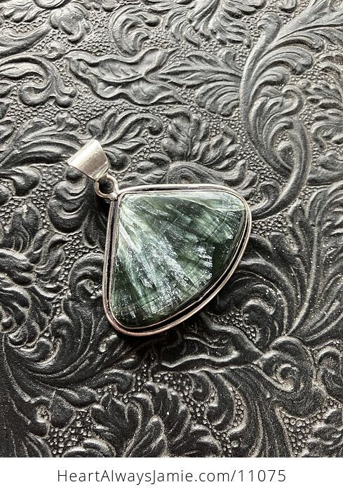 Green Seraphinite Stone Jewelry Pendant - #RMUna7U01R8-1