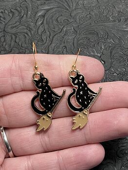 Halloween Black Cat Flying on a Broom Witchy Earrings #BRFU1Rfilx0