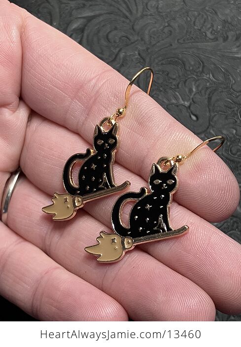 Halloween Black Cat Flying on a Broom Witchy Earrings - #BRFU1Rfilx0-3