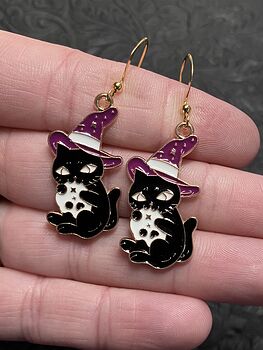 Halloween Witchy Black Cat Hugging Skull Earrings #F60gOjNP3Ik