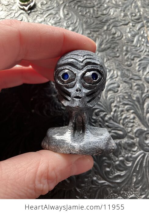 Hand Carved Alien Bust Figurine in Grey Crystal Stone - #v3WxgBzkgIQ-5