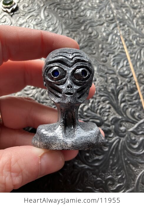 Hand Carved Alien Bust Figurine in Grey Crystal Stone - #v3WxgBzkgIQ-1
