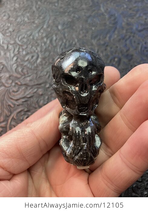 Hand Carved Alien Skeleton Figurine in Xiu Jade Crystal Stone - #D7HqlazIHC8-3