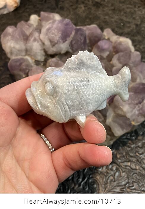 Hand Carved Crystal Stone Fish Figurine - #KtFDbIbJnAg-1
