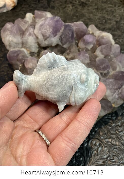 Hand Carved Crystal Stone Fish Figurine - #KtFDbIbJnAg-3