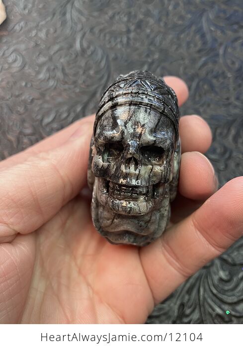 Hand Carved Native American Skull with Headdress Figurine in Black Network Stone - #c7myMU3gODA-4