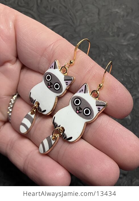 Happy Siamese Cat Dangly Tail Earrings - #nOOwnky1z00-3