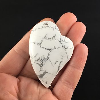 Heart Shaped White Howlite Stone Jewelry Pendant #8O0iigtSAHE