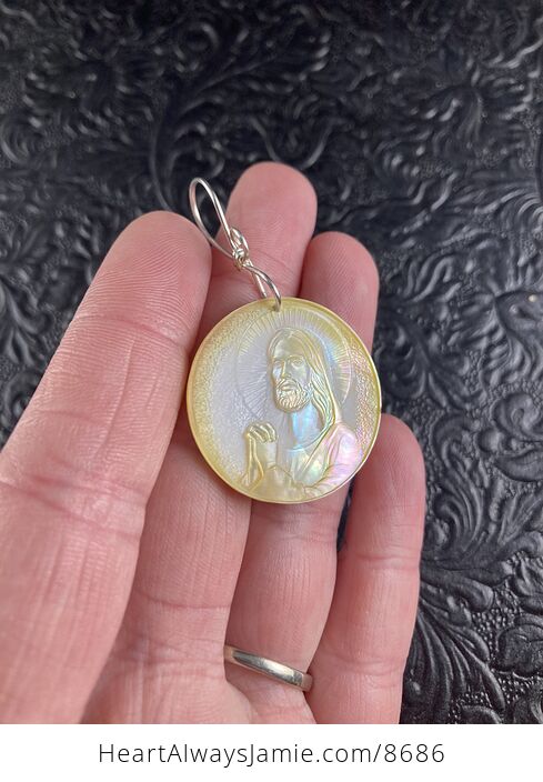 Jesus in Prayer Mother of Pearl Shell Jewelry Pendant Ornament - #yZZPuwMhKXw-4