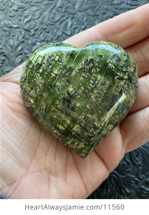 Jungle Green Serpentine Puffy Heart Carved Crystal Stone - #u8ADotHQJ0o-3