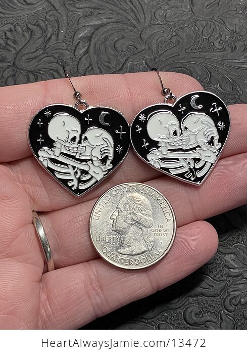 Kissing Skeleton Heart Halloween Witchy Earrings - #C4H2lvoDg5A-4