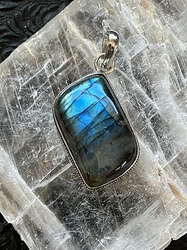 Labradorite Crystal Stone Jewelry Pendant #32iT8Y09znk