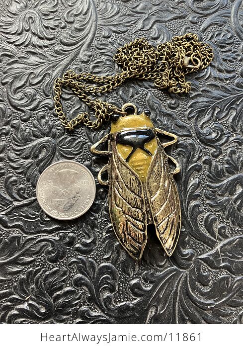 Large Cicada in Vintage Gold Tone Metal Finish - #aC6NX9IyXOs-2