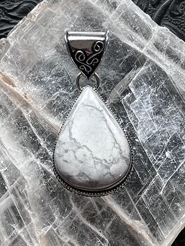 Natural Howlite Handcrafted Stone Jewelry Crystal Pendant #DsMsQpXfhUo