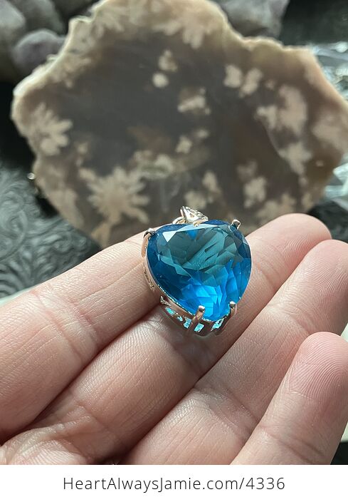 Pending Gorgeous Heart Shaped Faceted Blue Topaz Gemstone Gem Pendant Necklace - #0blwKwrVKV8-2