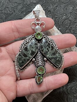 Porphyry Chinese Writing Stone and Peridot Dragonfly Pendant Stone Crystal Jewelry #5211SOqJQo4